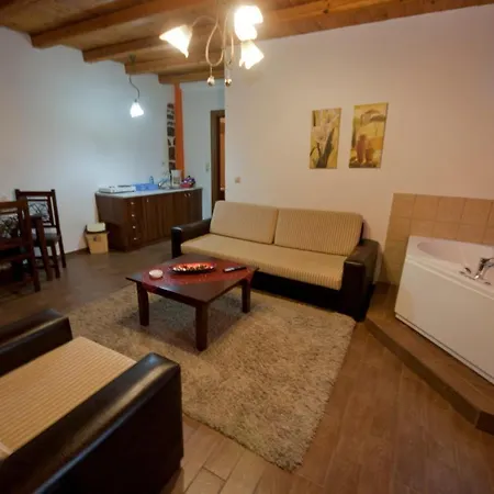 Traditional Siantsis Guest house *