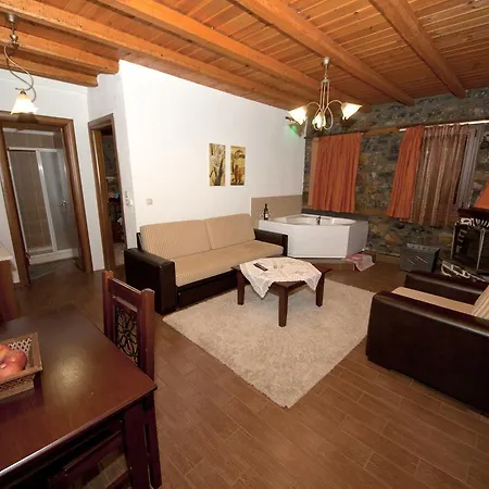 Traditional Siantsis Gasthof Agios Athanasios (Pella)