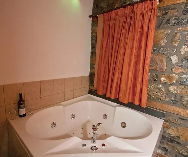 Гостевой дом Traditional Siantsis 3*